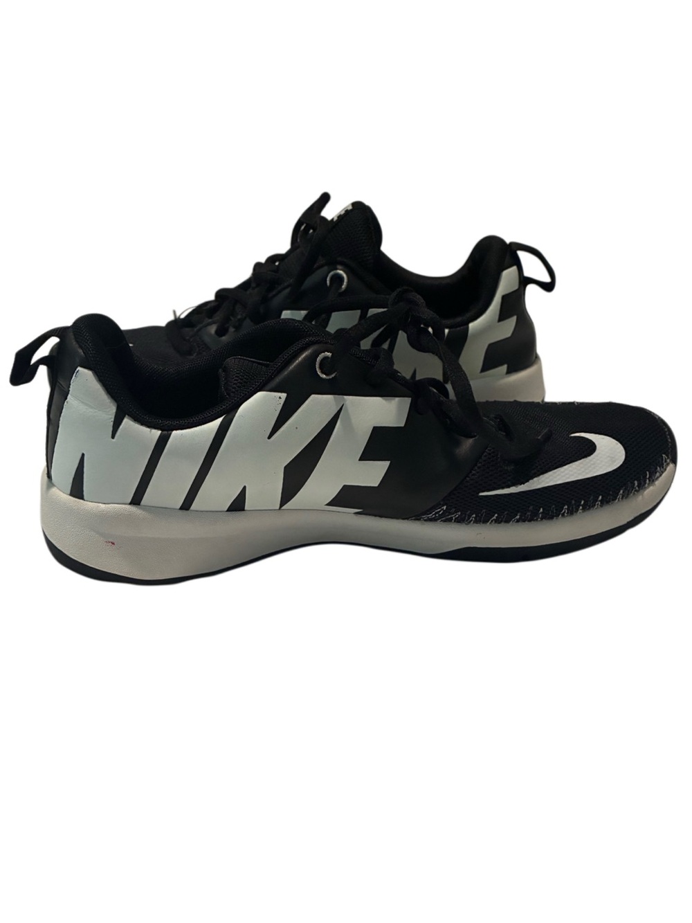 Nike Team Hustle D7 Low Black/White Youth Size 6Y Shoes